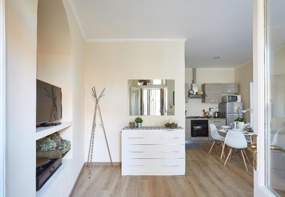 Beautiful Bohemian Apartment In Center Conditioned Air Como Bagian luar foto