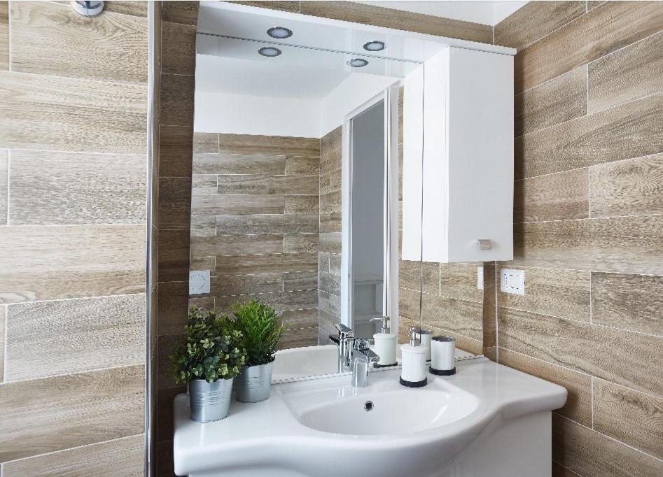 Beautiful Bohemian Apartment In Center Conditioned Air Como Bagian luar foto